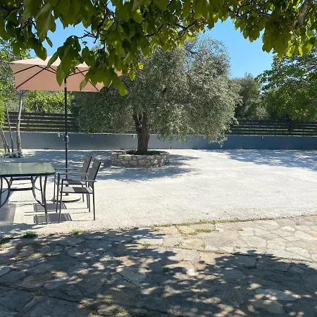 Διαμέρισμα V-suites *